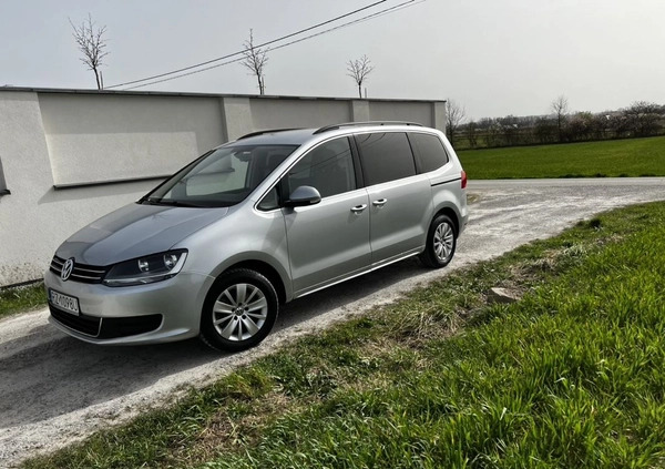 Volkswagen Sharan cena 65900 przebieg: 215000, rok produkcji 2015 z Dębica małe 352